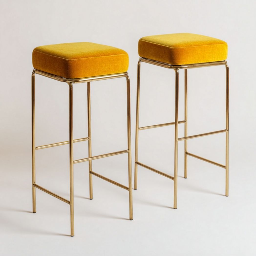 Lot de 2 tabourets de bar en tissu jaune avec structure métallique dorée