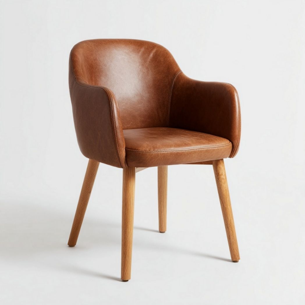 Fauteuil en similicuir marron avec pieds en bois