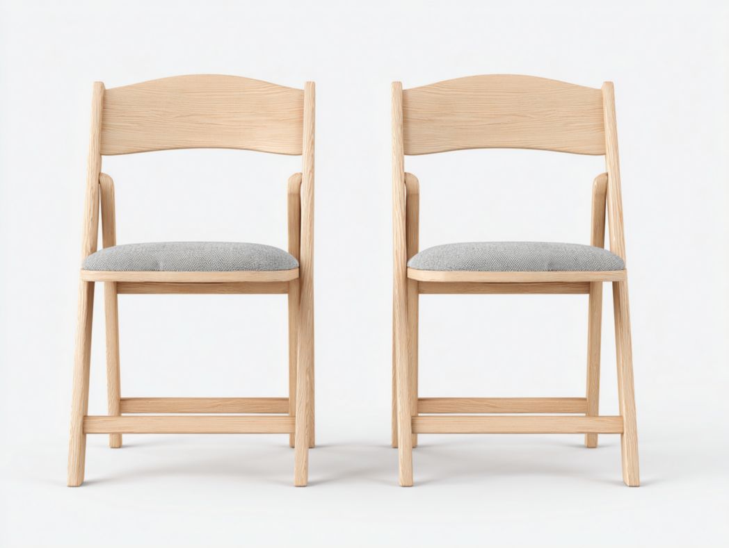 Lot de 2 chaises en bois clair avec assise en tissu gris et dossier courbé