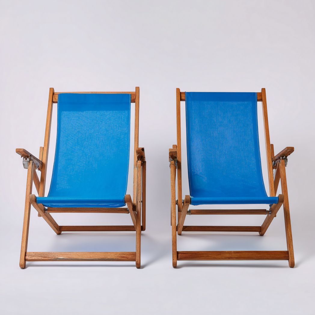 Ensemble de 2 chaises longues pliantes en bois avec toile bleue (sans coussins)
