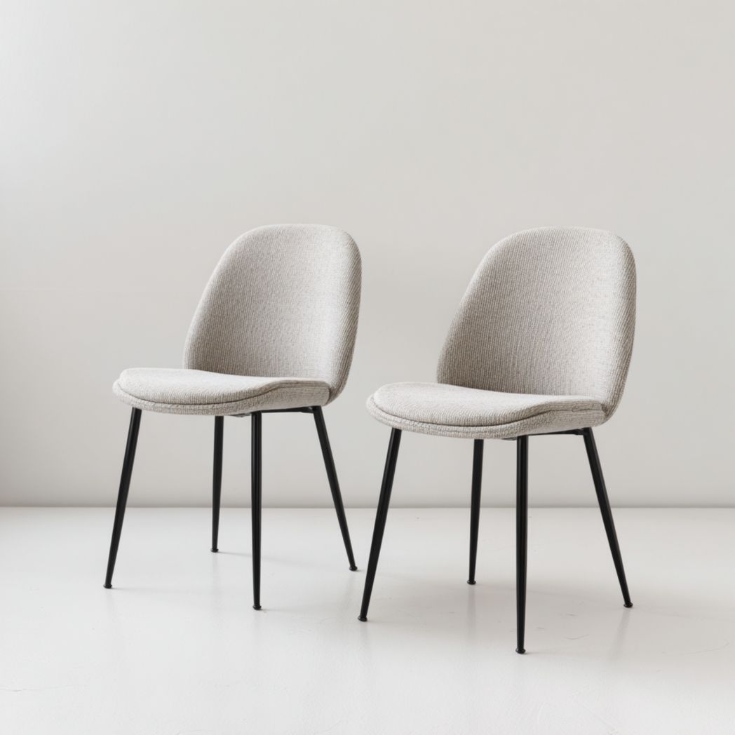 Lot de 2 chaises en tissu gris clair avec pieds noirs en métal