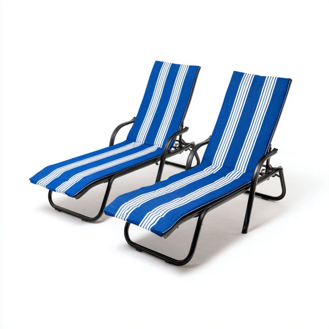 Ensemble de 2 chaises longues à structure noire avec coussins rayés bleu et blanc