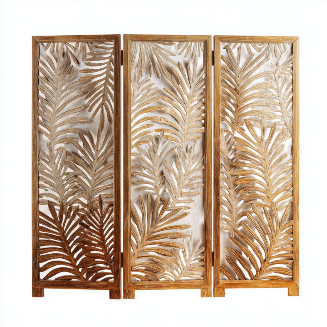 Paravent 3 panneaux bois naturel, façades sculptées motifs feuillages ajourés