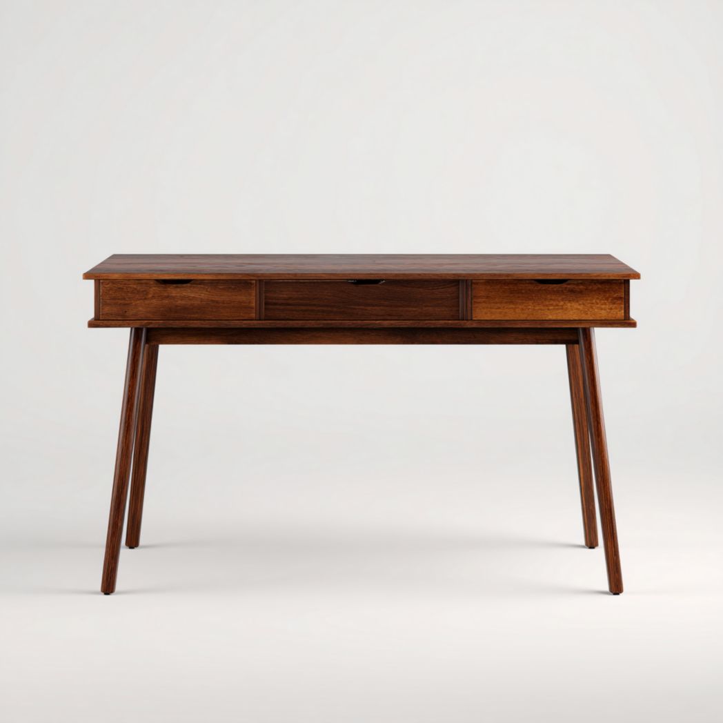 Bureau en bois foncé avec trois tiroirs
