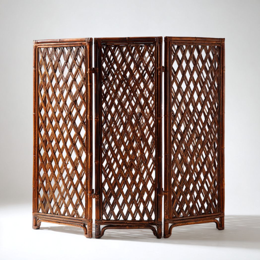 Paravent 3 panneaux bambou brun foncé à motif ajouré en losange