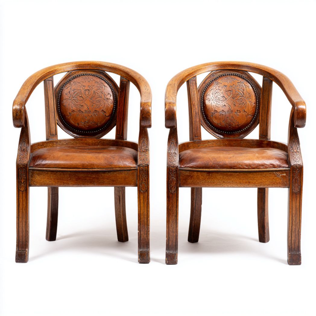 Lot de 2 chaises bistrot bois avec dossier rond sculpté et assise en cuir