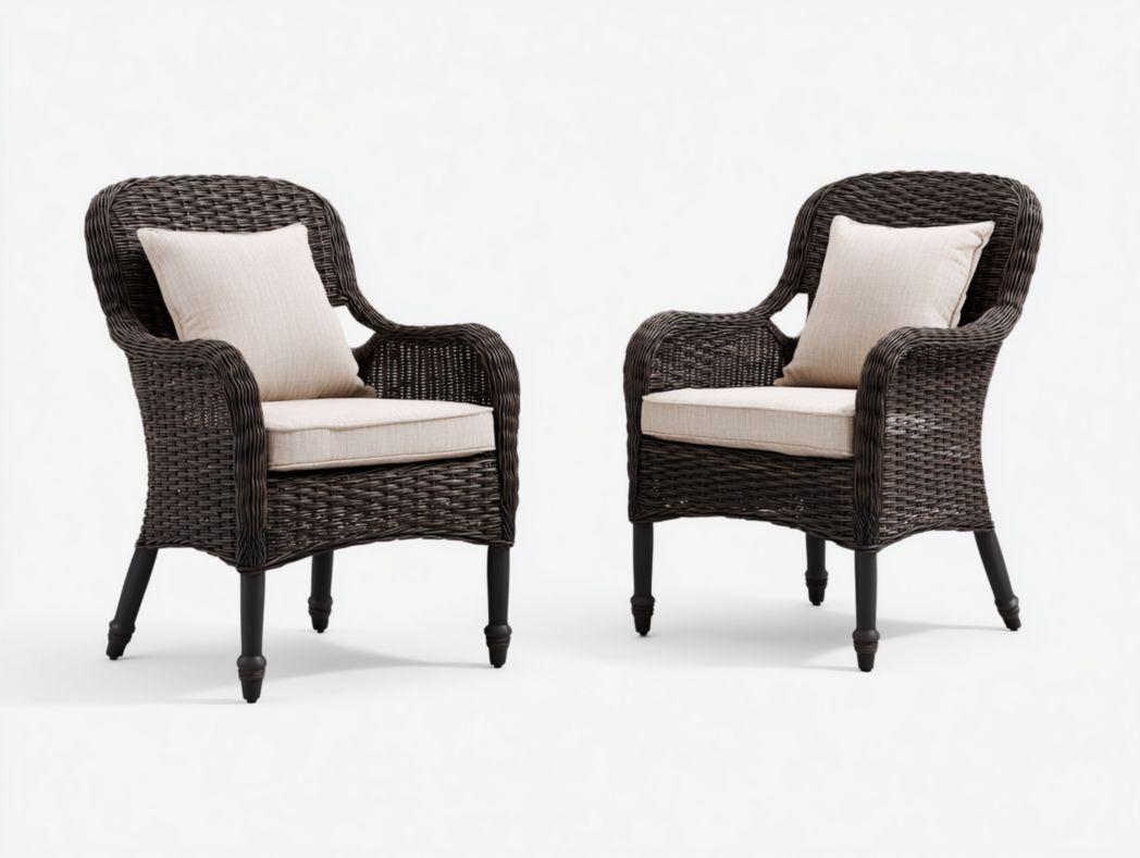 Lot de 2 fauteuils de jardin en rotin tressé brun foncé avec coussins d’assise et de dossier beige