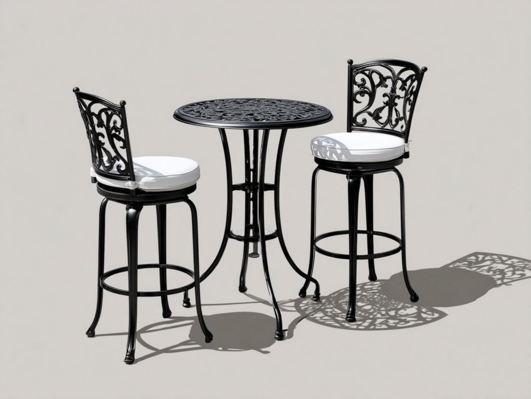 Ensemble bar de jardin en fonte noire – 1 table ronde ajourée et 2 chaises hautes avec coussins blancs
