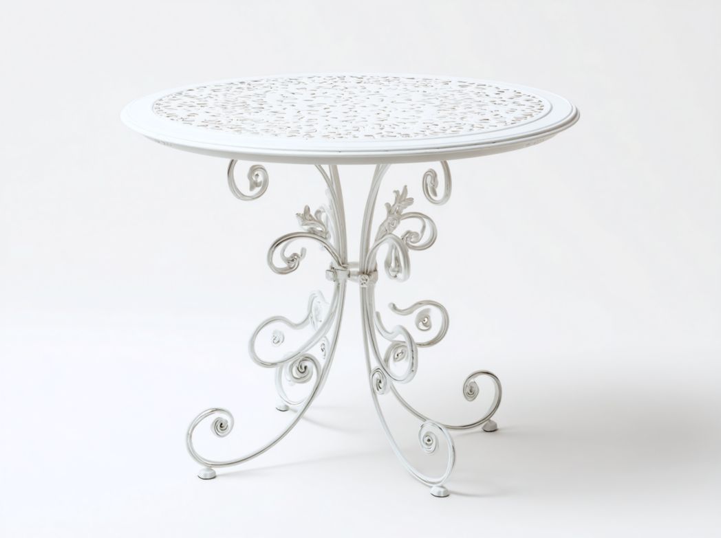 Table de jardin ronde en métal blanc avec plateau ajouré et piètement à quatre pieds courbés