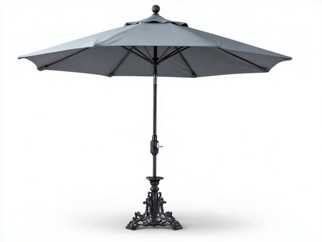Parasol central octogonal, toile polyester grise, armature en acier noir thermolaqué, base en fonte