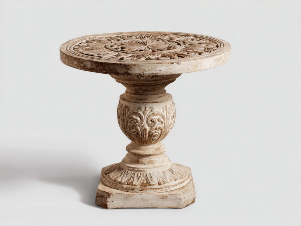 Table d’appoint ronde, plateau en bois brun clair, base sculptée