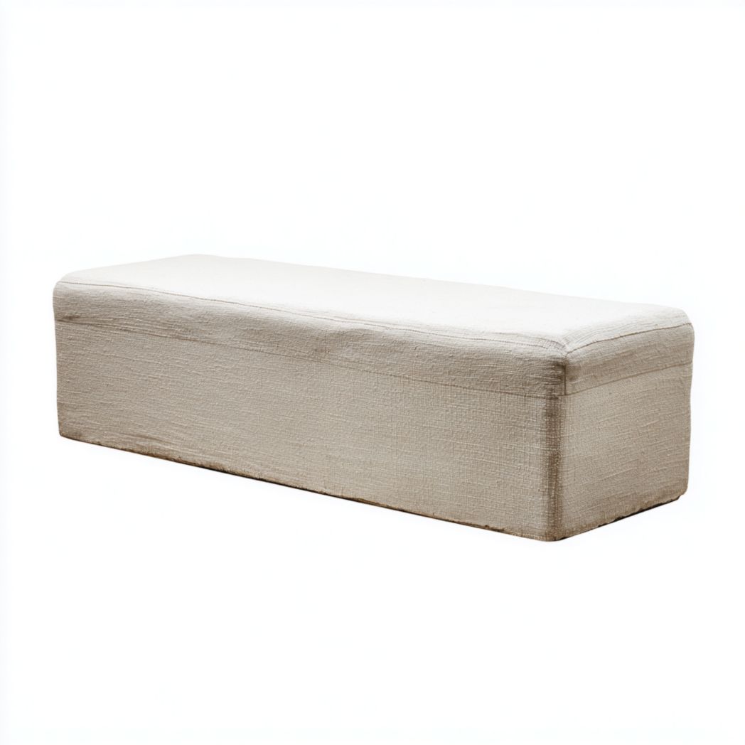 Banc rectangulaire en tissu beige clair avec assise rembourrée intégrale