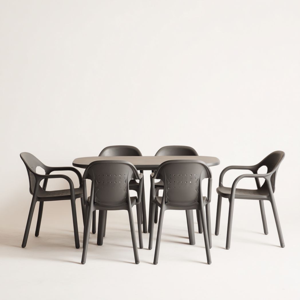 Ensemble de jardin en résine gris foncé, table ovale et 6 chaises sans coussins