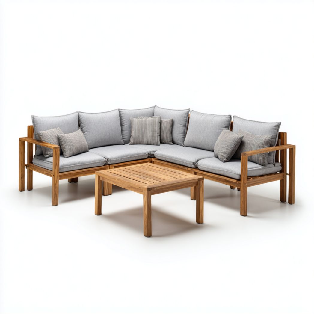 Salon bas de jardin, structure en bois avec coussins gris, canapé d’angle et table carrée