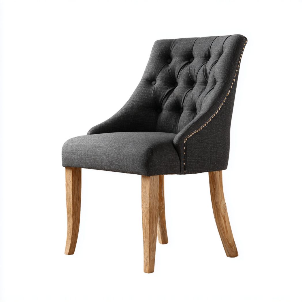 Chaise en tissu gris foncé avec dossier capitonné et pieds en bois massif