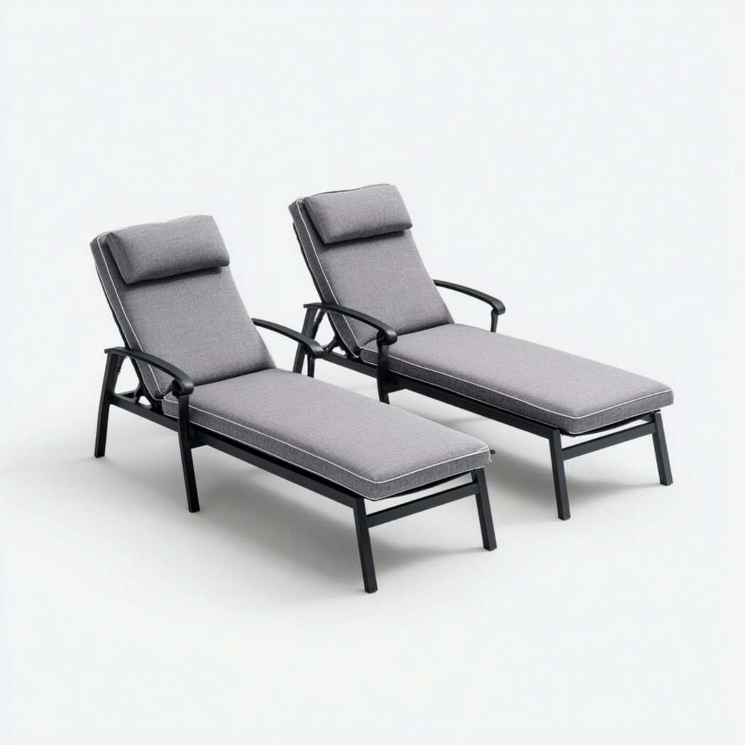 Ensemble chaise longue double, structure en métal noir, coussins gris, appui-tête et accoudoirs incurvés, dossier réglable