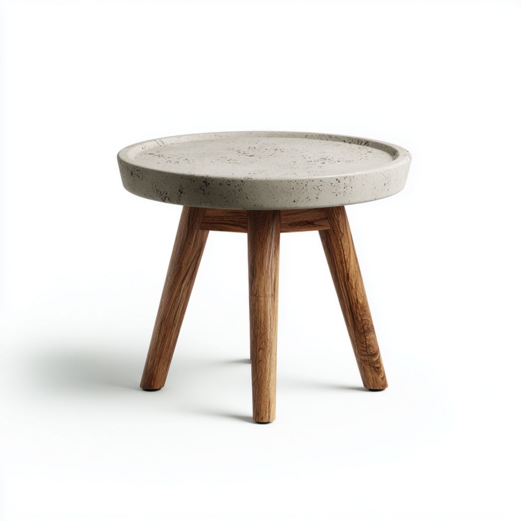 Table d’appoint ronde en béton et bois, plateau gris et trois pieds en bois naturel