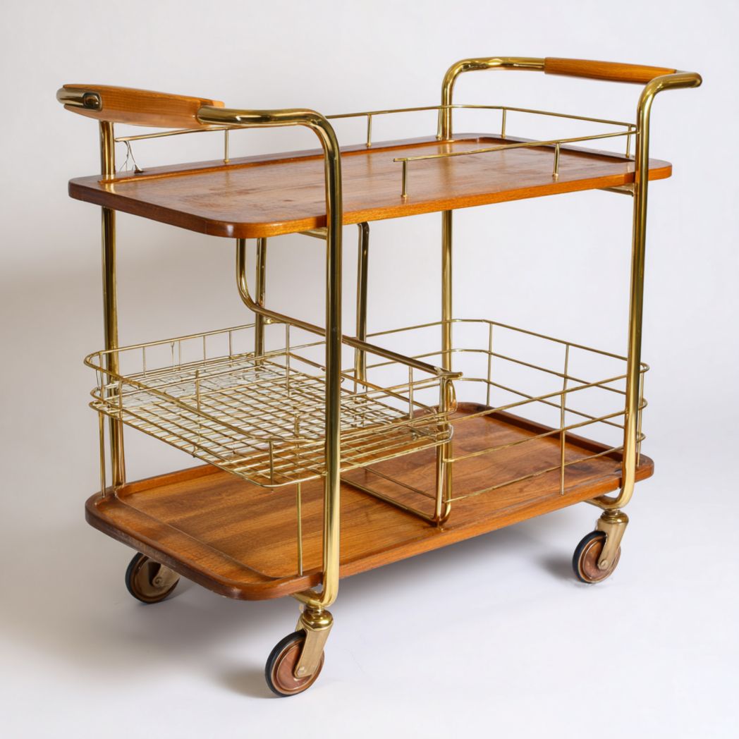 Chariot de service en bois à deux niveaux avec cadre en métal et paniers latéraux