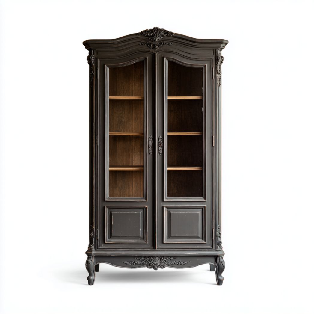 Bibliothèque en bois foncé avec deux portes vitrées et cadre sculpté