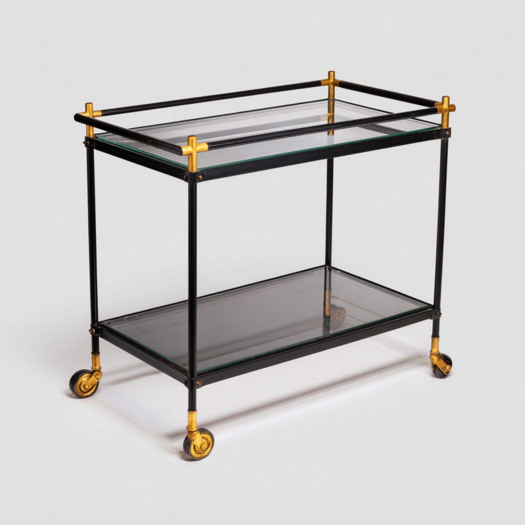 Chariot de service avec structure en métal noir, étagères en verre et détails dorés, à deux niveaux