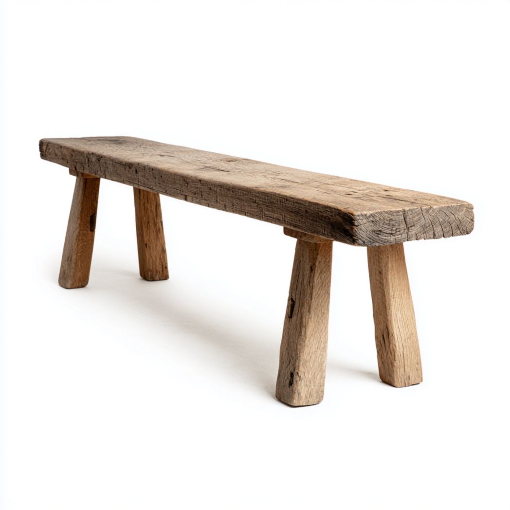 Banc en bois avec assise solide de couleur naturelle et quatre pieds coniques