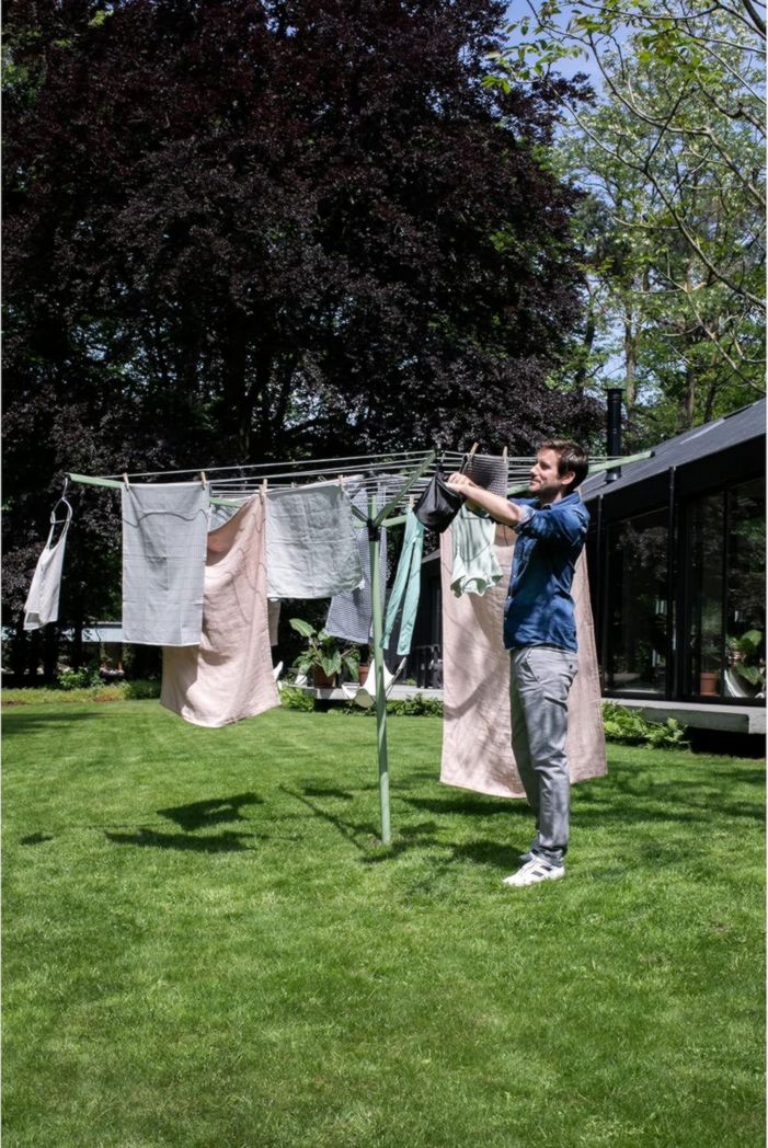 Brabantia - Séchoir à linge Lift-O-Matic - Étendoir à linge d'extérieur - Antidérapant - Résistant aux UV, 60 m - Rotation fluide - Pratique - Douille métallique à planter - Gris métallisé - 295 cm