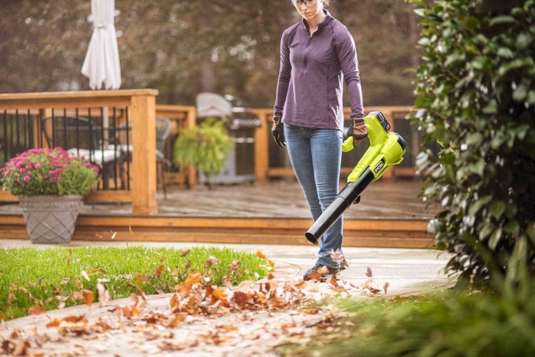 RYOBI - Souffleur aspirateur broyeur sans fil 18 volts ONE+, sans balais - 201 km/h (livré sans batterie) - OBV18