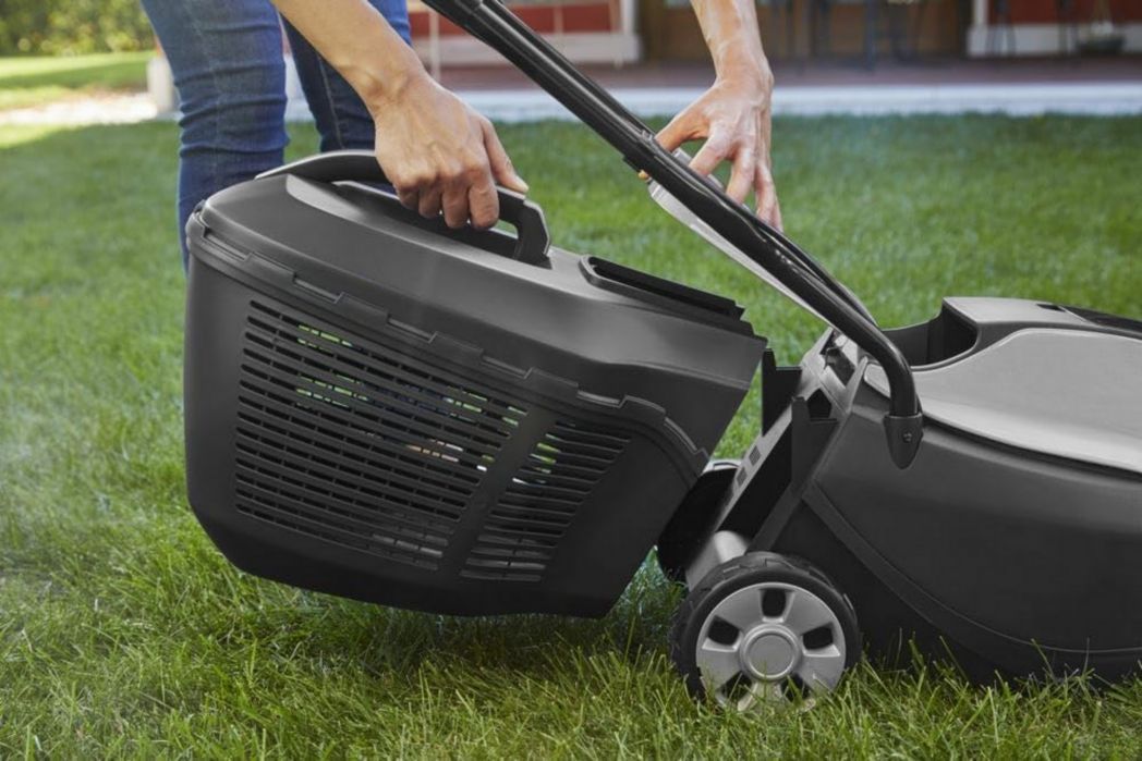 Tondeuse à gazon sans fil Alpina AL1 3020 Li Kit, largeur de coupe 30 cm, avec batterie 20 V (4 Ah) et chargeur