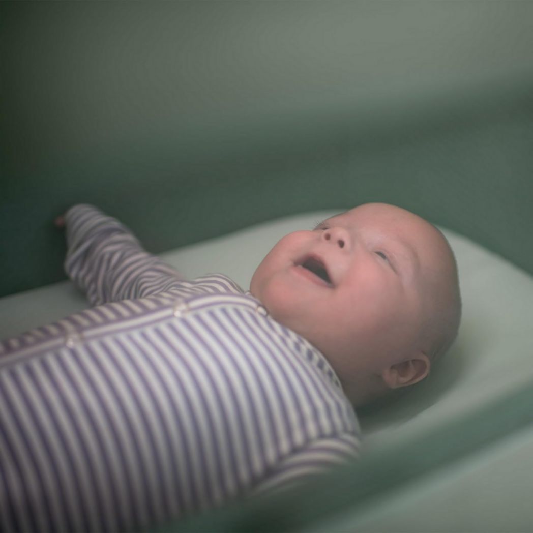 Lit cododo Maxi-Cosi Iora, lit cododo pliable pour bébé, 0-6 mois, 9 kg max, 4 positions d'inclinaison et 5 hauteurs, système coulissant, matelas confort, grand panier, facile à transporter, Essential Graphite