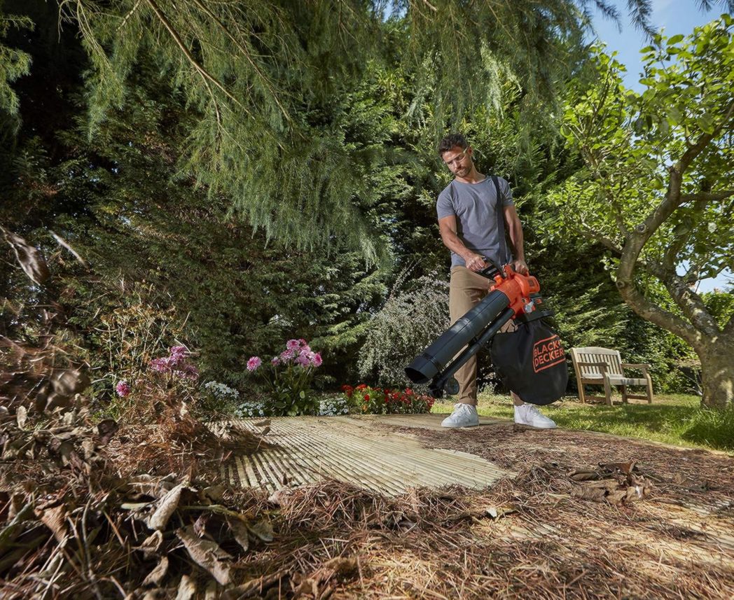 BLACK+DECKER - Souffleur, aspirateur et broyeur de feuilles sans fil 36 V - Livré avec un sac de 45 L - BCBLV36B-XJ