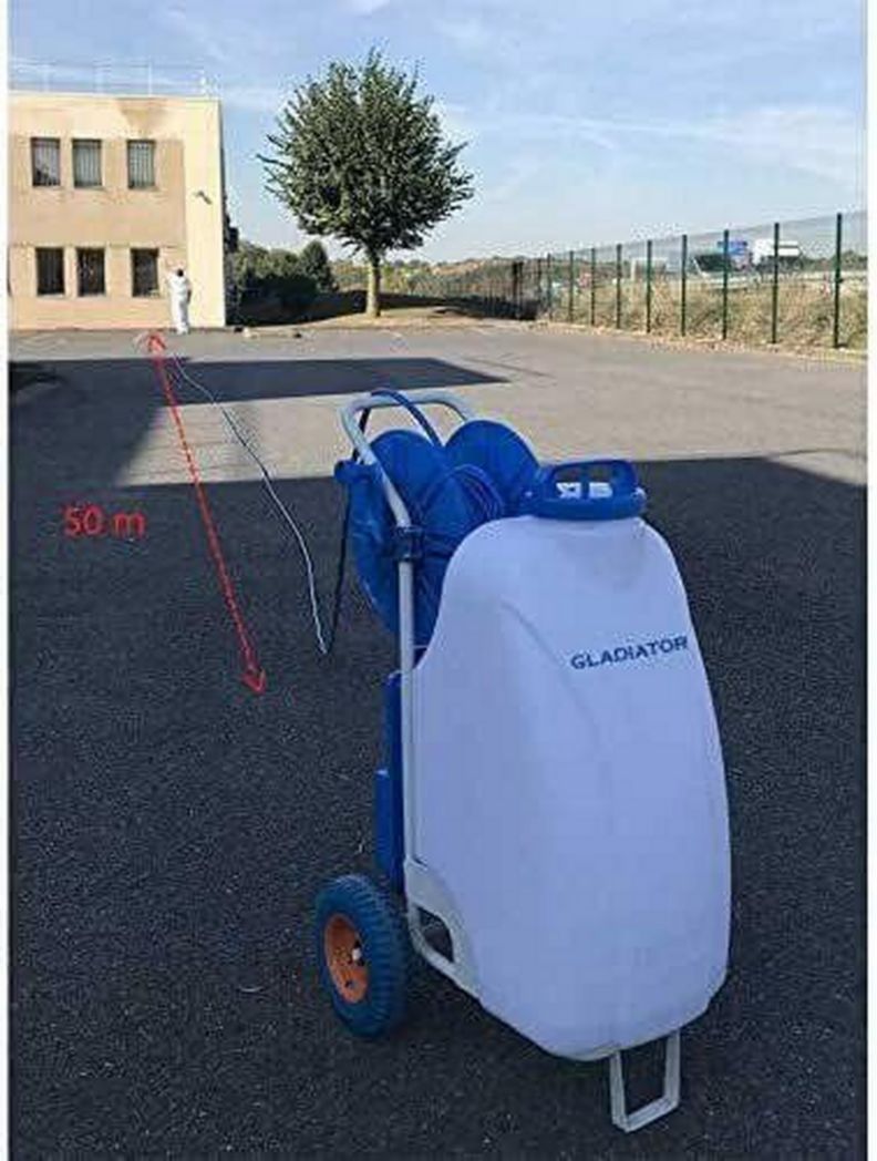 Pulvérisateur électrique 45L sur batterie rechargeable avec sa cloche de pulvérisation – Autonomie 6H – Enrouleur intégré de 30m – Jet puissant jusqu'à 10m pour une pulvérisation précise - Gladiator 2