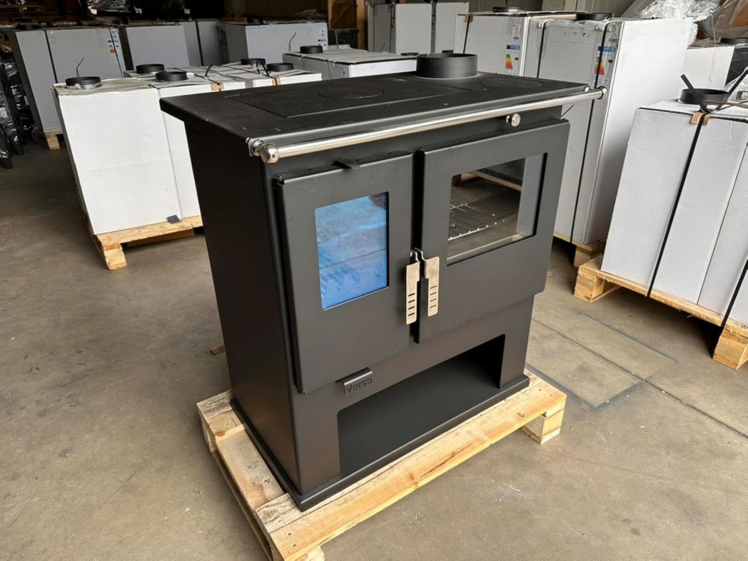 Verso Cs - Cuisinière à bois - 7,7 kW - Four de cuisine puissant au style traditionnel et à l'efficacité moderne - Noir