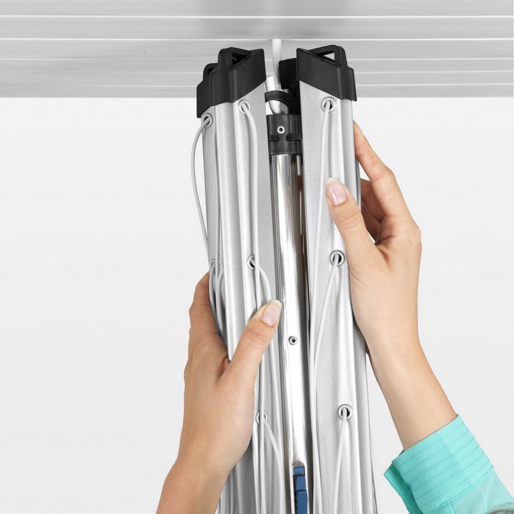 Brabantia - Séchoir à linge Lift-O-Matic - Étendoir à linge d'extérieur - Antidérapant - Résistant aux UV, 60 m - Rotation fluide - Pratique - Douille métallique à planter - Gris métallisé - 295 cm