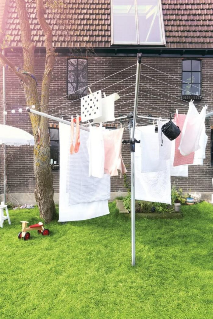 Brabantia - Séchoir à linge Lift-O-Matic - Étendoir à linge d'extérieur - Antidérapant - Résistant aux UV, 60 m - Rotation fluide - Pratique - Douille métallique à planter - Gris métallisé - 295 cm