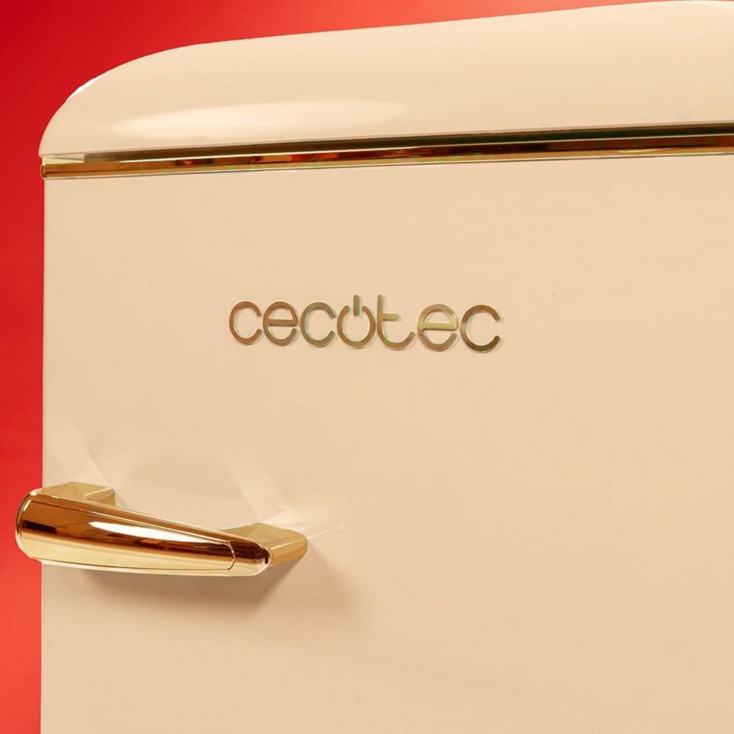 Mini-réfrigérateur Cecotec Bolero CoolMarket TT Origin 45 Rouge. Réfrigérateur de table rétro 45 L, 55 cm de haut, 44,7 cm de large, classe énergétique E, bac à glaçons et poignée chromée, rouge.