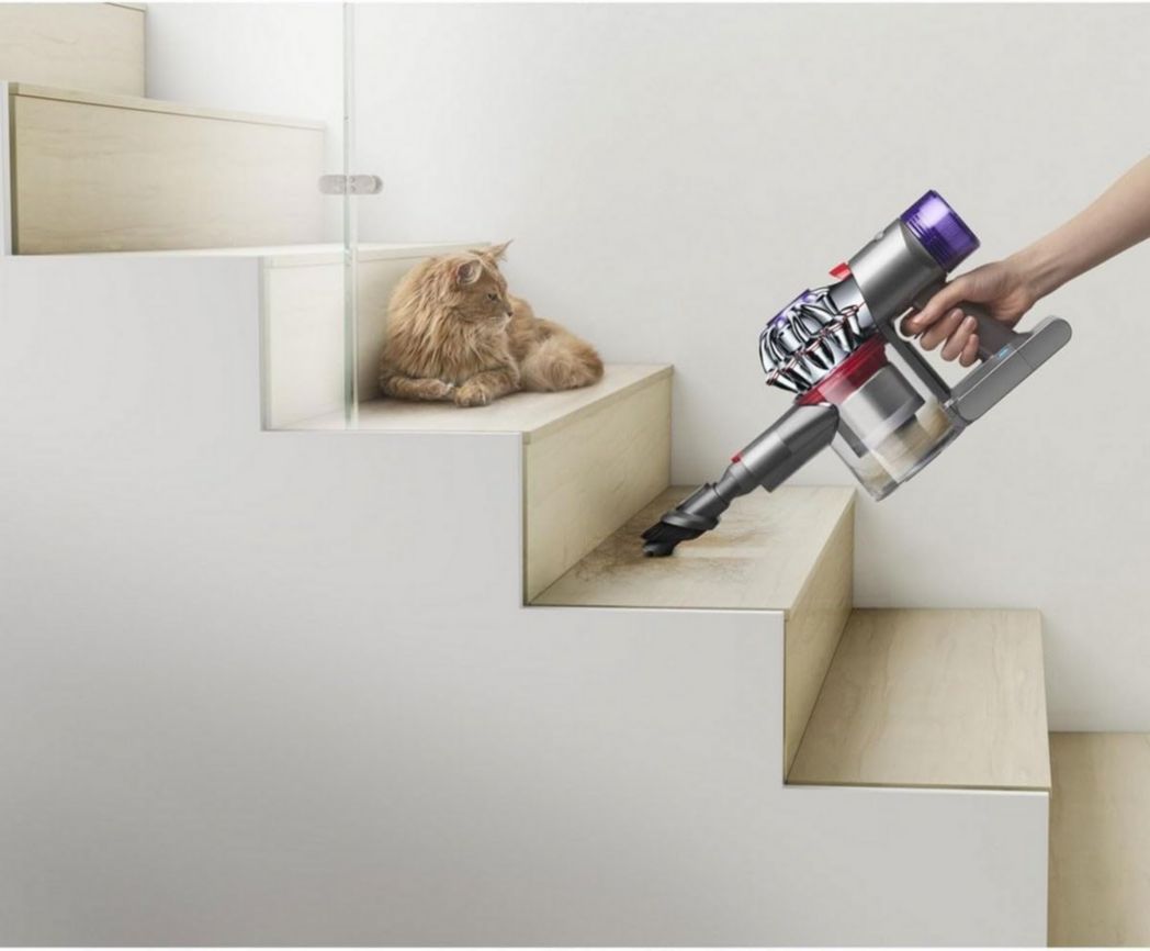 Aspirateur-balai sans fil Dyson V8 Advanced™ – 130 AW, autonomie de 40 min, brosse motorisée auto-démêlante, accessoires combinés, station d'accueil murale, argent/nickel