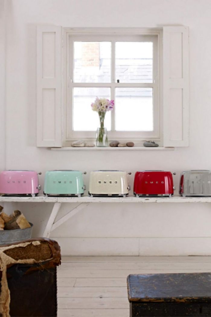 Smeg, Grille-pain 2 tranches TSF01BLEU, 2 fentes 36 mm, 6 niveaux de brunissage, fonctions chauffage, décongélation et bagel, éjection automatique du pain, tiroir ramasse-miettes, 950 W, noir