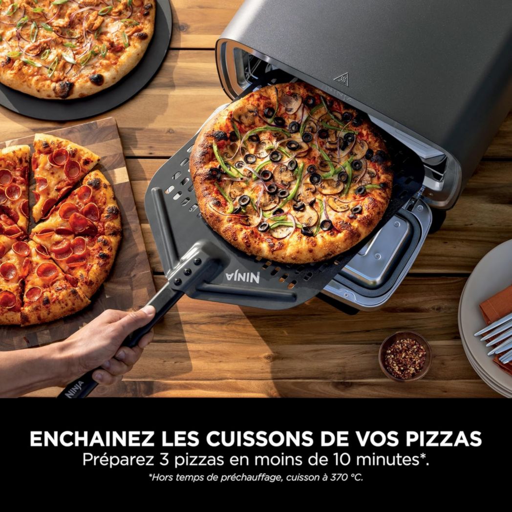 Four à pizza électrique d'extérieur Ninja Woodfire 8 en 1, rôtissoire et fumoir barbecue avec grille, plaque Pro-Heat, pierre à pizza, granulés de bois et pelle, 6 réglages, orange foncé OO101EU