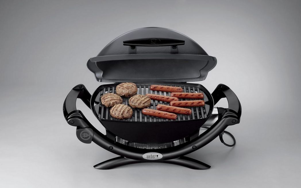 Barbecue électrique Weber Q1400, surface de cuisson 43 x 32 cm, portable, grille en fonte émaillée divisée en 2 parties, couvercle et cuve en fonte d'aluminium - Gris foncé (52020053)
