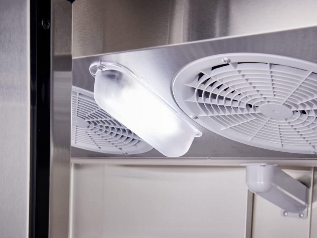 Armoire réfrigérée négative professionnelle METRO GFR1400, 131,4 x 80,5 x 206,5 cm, 940 L, refroidissement ventilé, 980 W, avec serrure, argent, réfrigérateur, congélateur, 2 portes, côte à côte