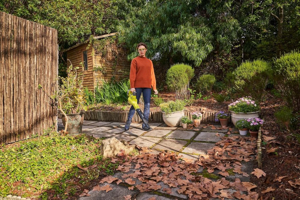 RYOBI - Souffleur aspirateur broyeur sans fil 18 volts ONE+, sans balais - 201 km/h (livré sans batterie) - OBV18