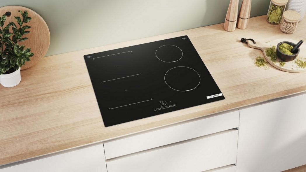 Bosch PUJ611BB5E, Série 4, Table de cuisson à induction, 3 feux, 60 cm, Noir, Sans cadre