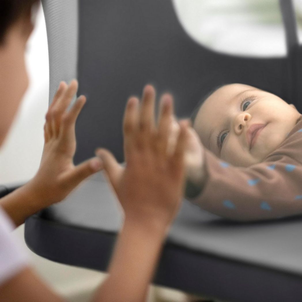 Lit cododo Maxi-Cosi Iora, lit cododo pliable pour bébé, 0-6 mois, 9 kg max, 4 positions d'inclinaison et 5 hauteurs, système coulissant, matelas confort, grand panier, facile à transporter, Essential Graphite