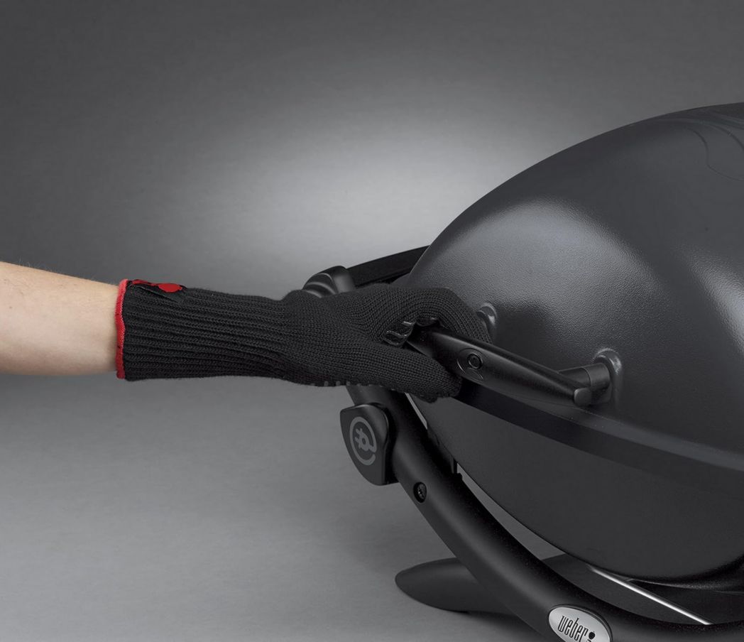 Barbecue électrique Weber Q2400 avec support et tablettes latérales, surface de cuisson 54 x 39 cm, grille en fonte émaillée (2 parties), couvercle et cuve en fonte d'aluminium - Gris foncé (55020053)