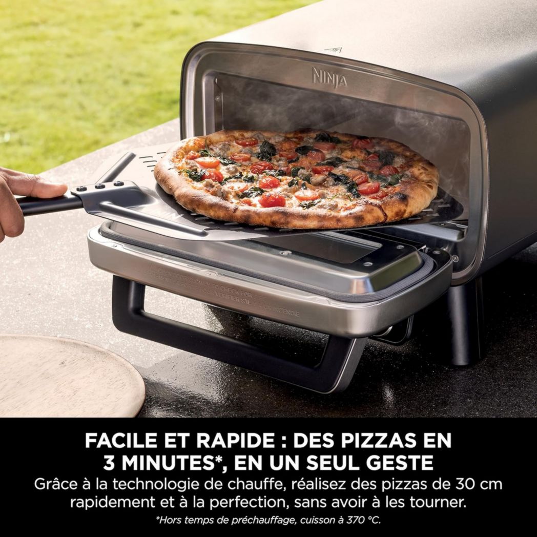 Four à pizza électrique d'extérieur Ninja Woodfire 8 en 1, rôtissoire et fumoir barbecue avec grille, plaque Pro-Heat, pierre à pizza, granulés de bois et pelle, 6 réglages, orange foncé OO101EU