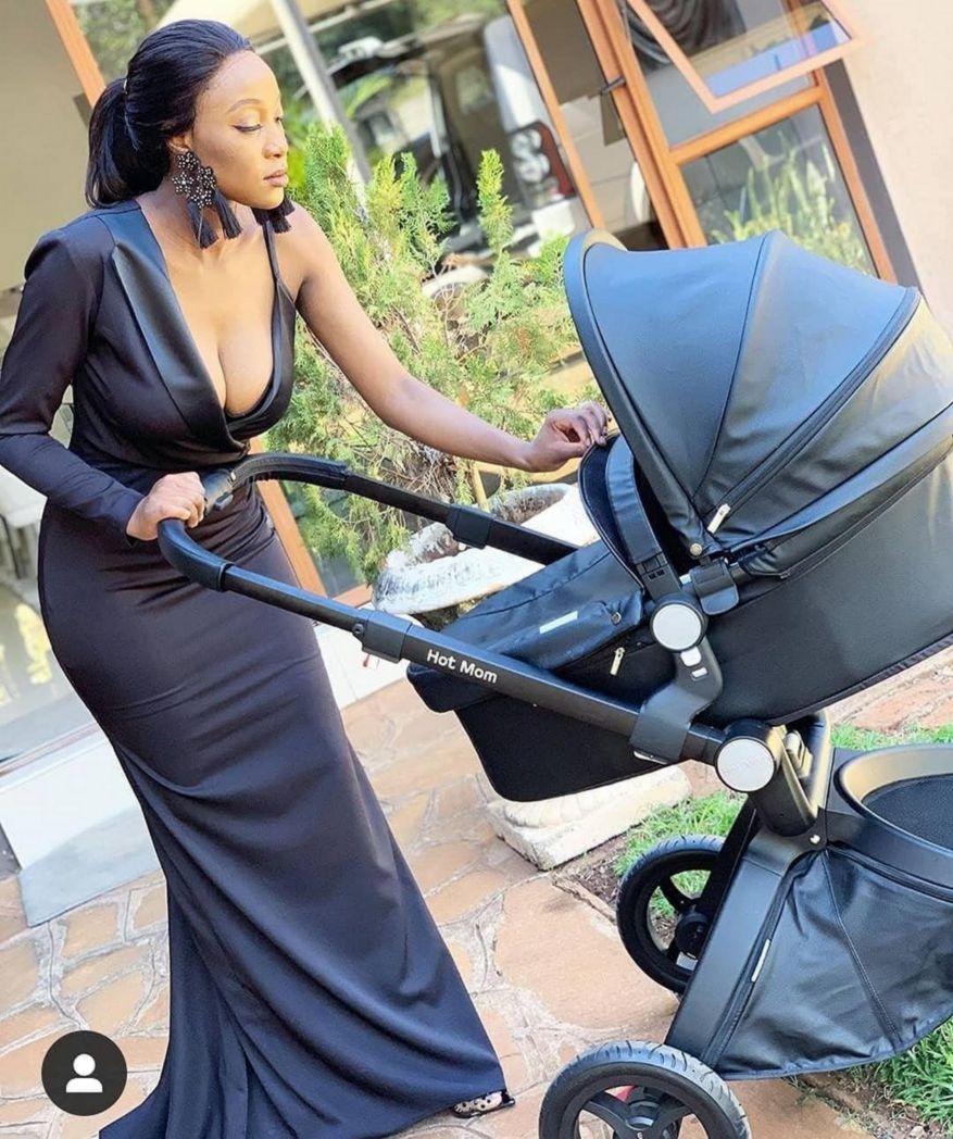 Poussette classique Hot Mom Combi 3 en 1, ensemble complet, cadre en aluminium, pneus en caoutchouc plein, protection contre la pluie et moustiquaire, modèle F22 (noir-3, avec siège auto)