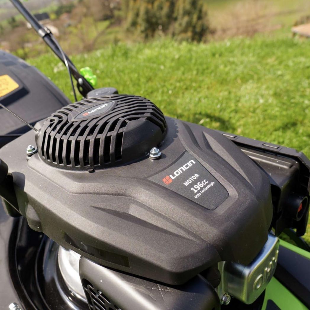 Tondeuse à gazon thermique 196 cm³ - Puissante - Autotractée - Moteur Loncin V200 - Largeur de coupe 53 cm - Bac de ramassage 65 L