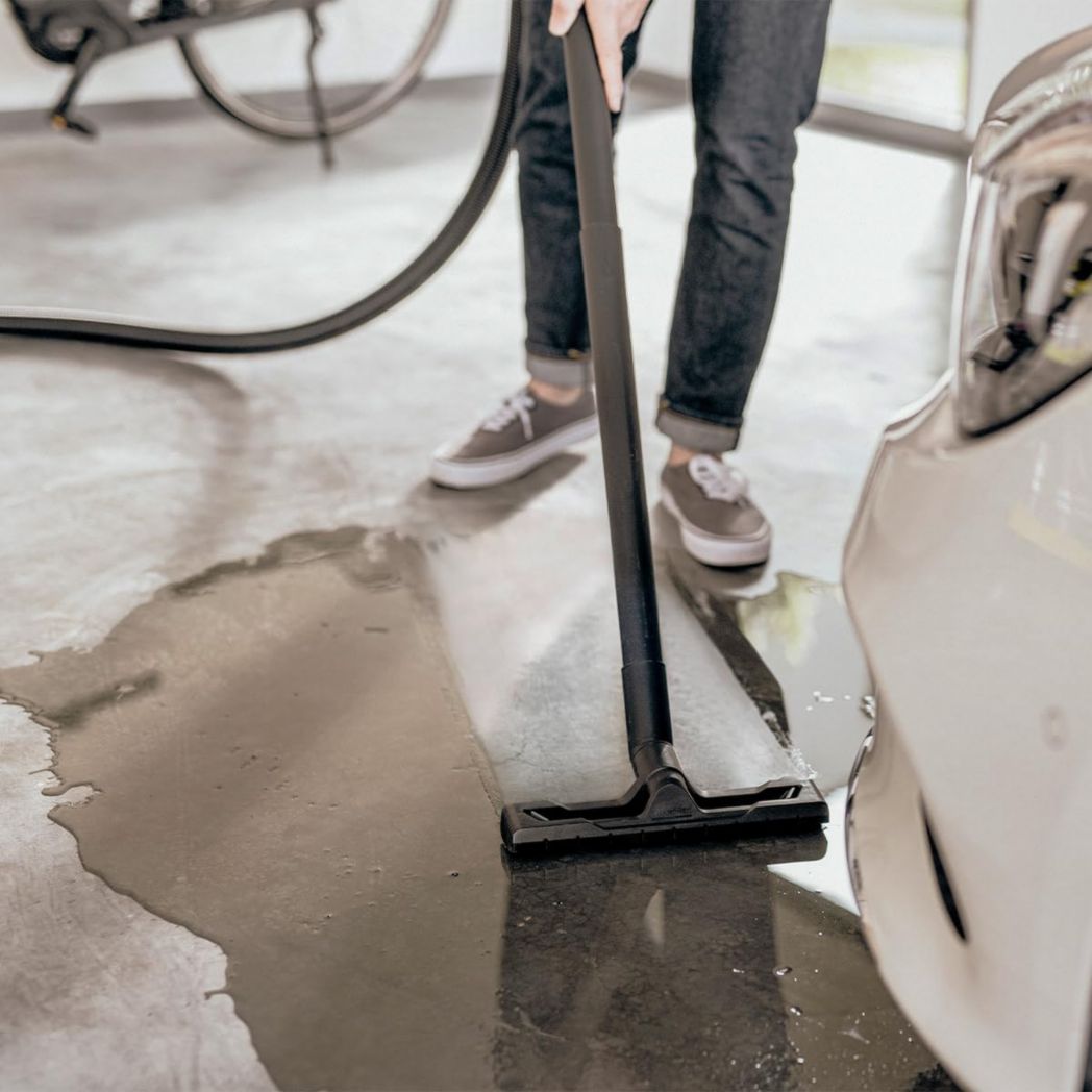 Aspirateur eau et poussière Kärcher WD 6 PS V-30/6/22/T, prise secteur, filtre plissé plat, fonction nettoyage, 1 300 W, réservoir : 30 l et bouchon de vidange, tuyau d'aspiration : 2,2 m