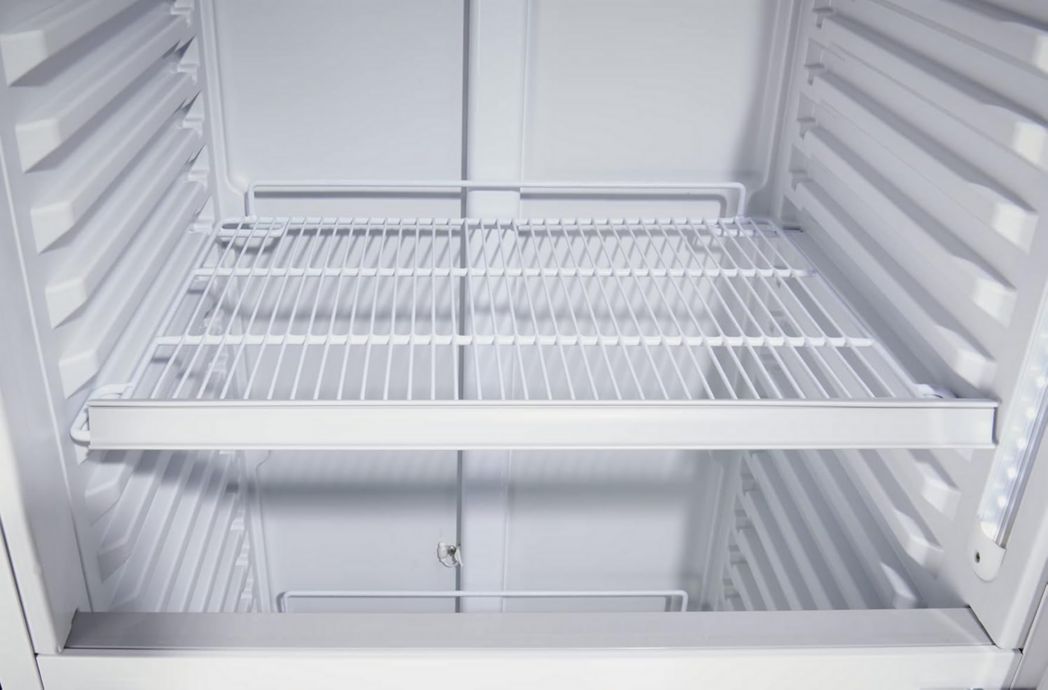 Réfrigérateur à boissons professionnel METRO GSC2360B, acier/verre, 62 x 63,6 x 175,3 cm, 347 L, avec serrure, noir