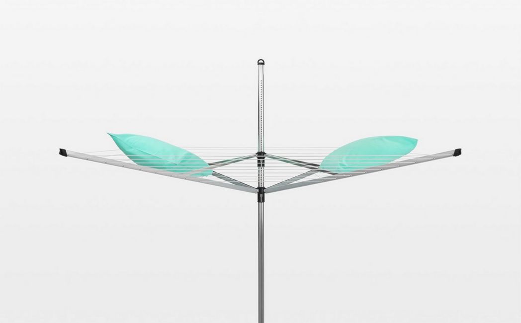 Brabantia - Séchoir à linge Lift-O-Matic - Étendoir à linge d'extérieur - Antidérapant - Résistant aux UV, 60 m - Rotation fluide - Pratique - Douille métallique à planter - Gris métallisé - 295 cm